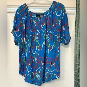 Colorful flowy short.sleeve tunic